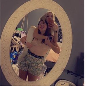 Meet your Posher, Chloe